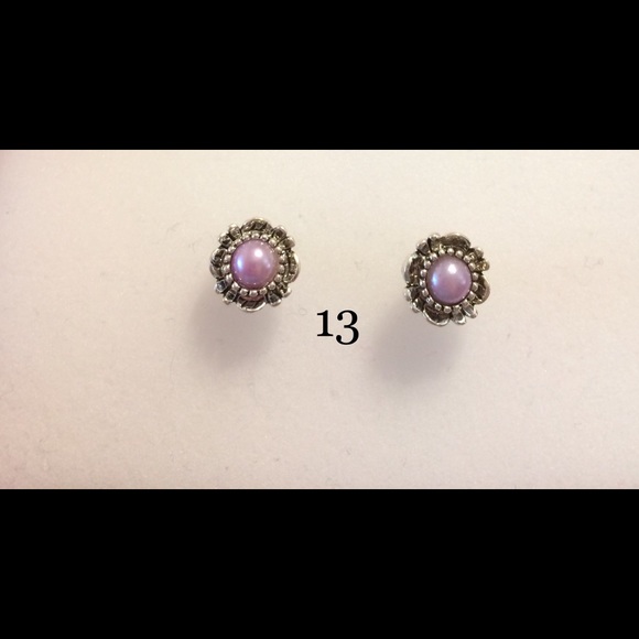 Flower Stud Earrings - Picture 1 of 1